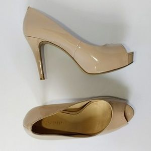 Nine west peep toe nude heels size 8